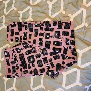 Lularoe Pink Retro Camera Leggings, T&C A17